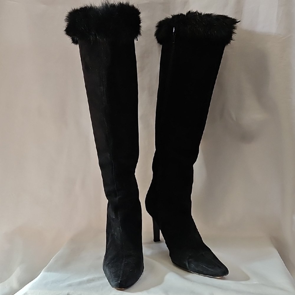 Chic Black Fur-Trimmed Heeled Boots